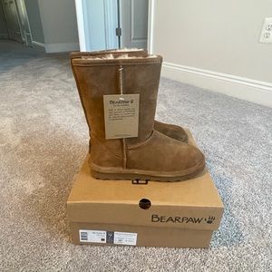 Womens size 7 bear paw Elle short hickory boots